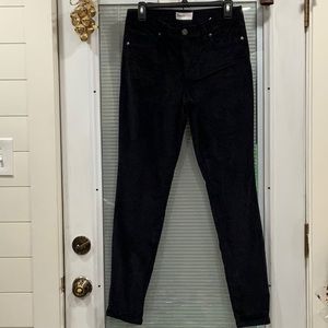 EUC STYLE AND CO SIZE 4 BLACK VELVET PANTS.